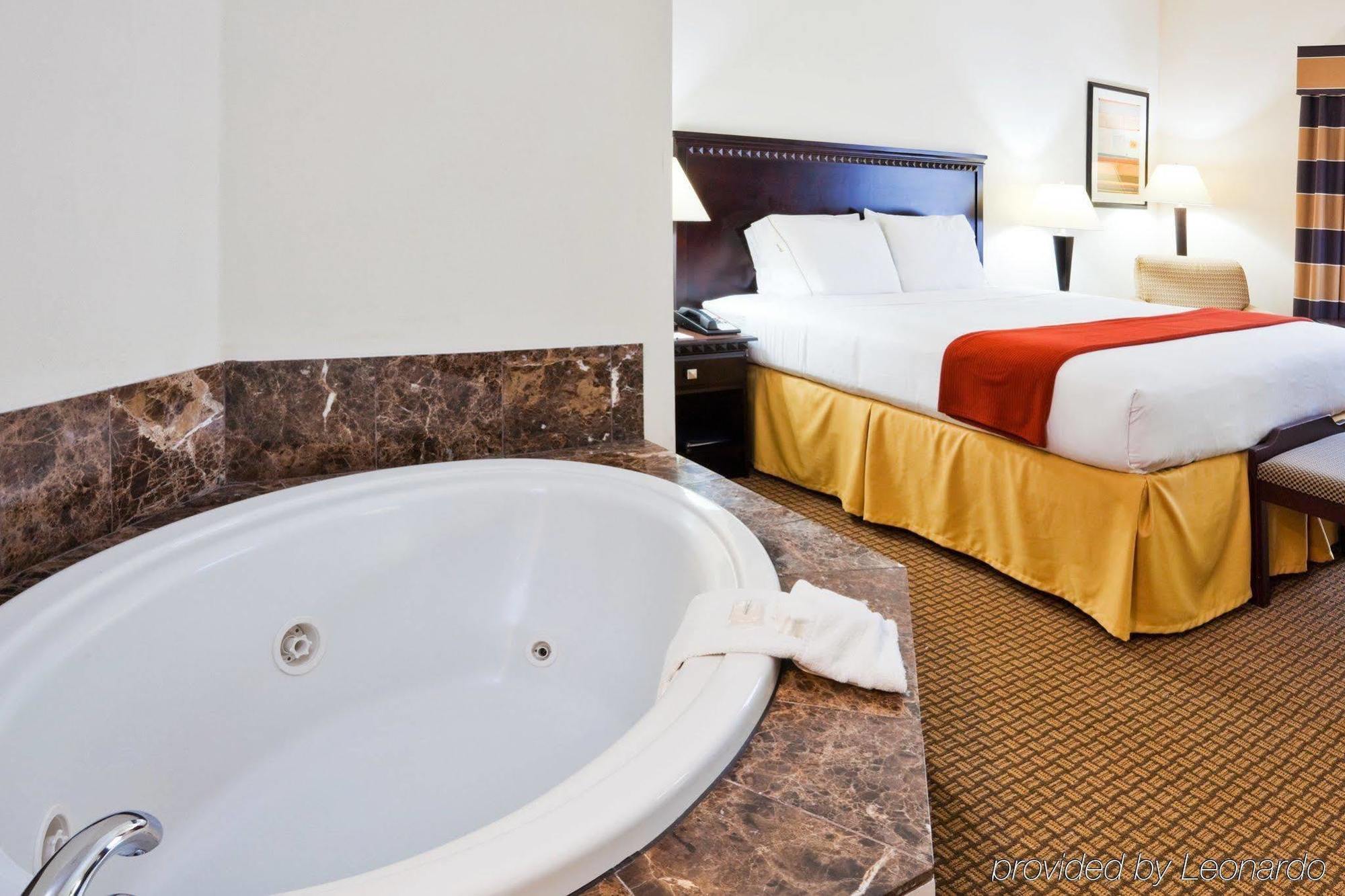 Holiday Inn Express Hotel & Suites Bartow By Ihg Dış mekan fotoğraf
